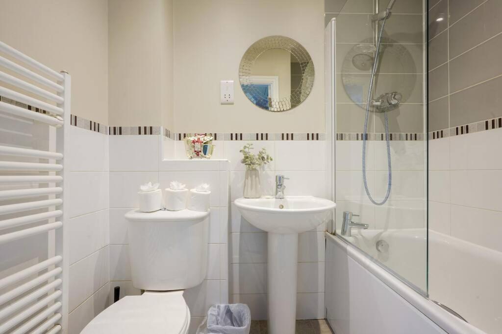 Forthill House - Close To City Centre - Free Parking, Super-Fast Wifi And Smart Tv With Netflix By Yoko Property Villa Milton Keynes Ngoại thất bức ảnh